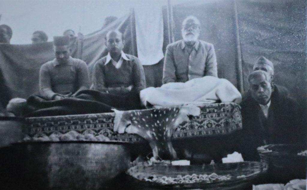 Guru Maharaj with Practitioners